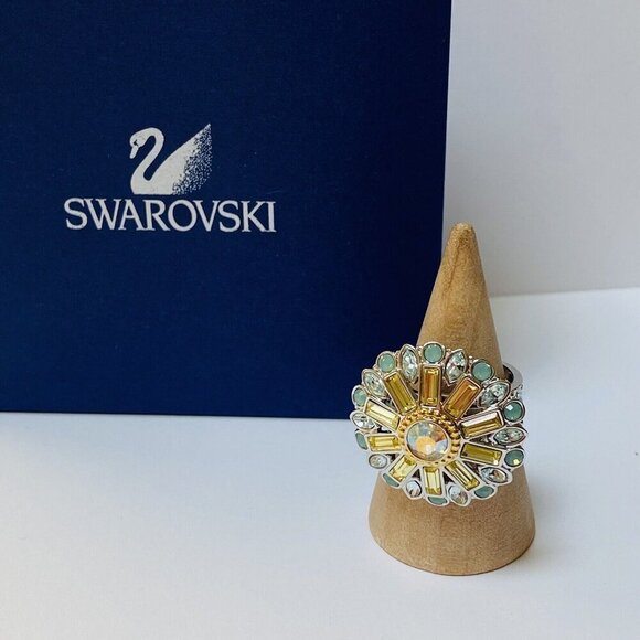 SWAROVSKI ring Round Flower Statement Cocktail size 52 Size 6 Silver No Box - Picture 1 of 9